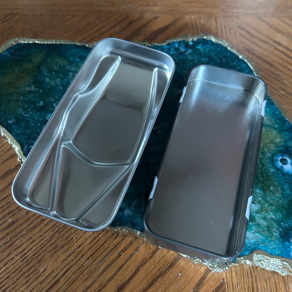 Fossil 30th Anniversary Edition WOODY Car Tin - Picture 8 of 12